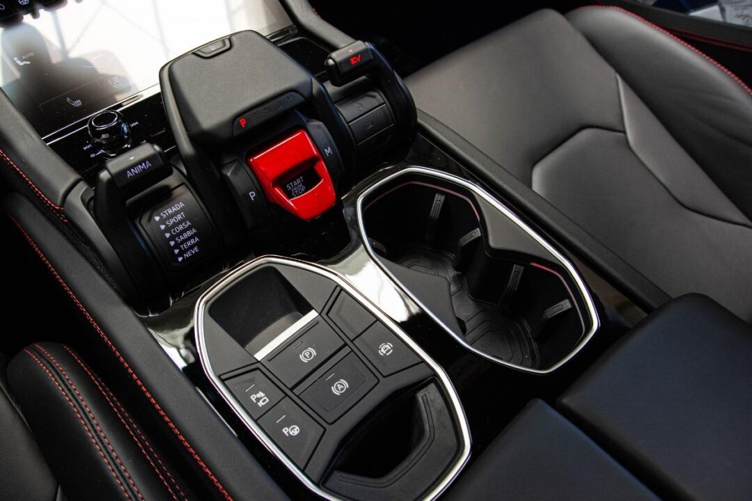 Lamborghini URUS 10