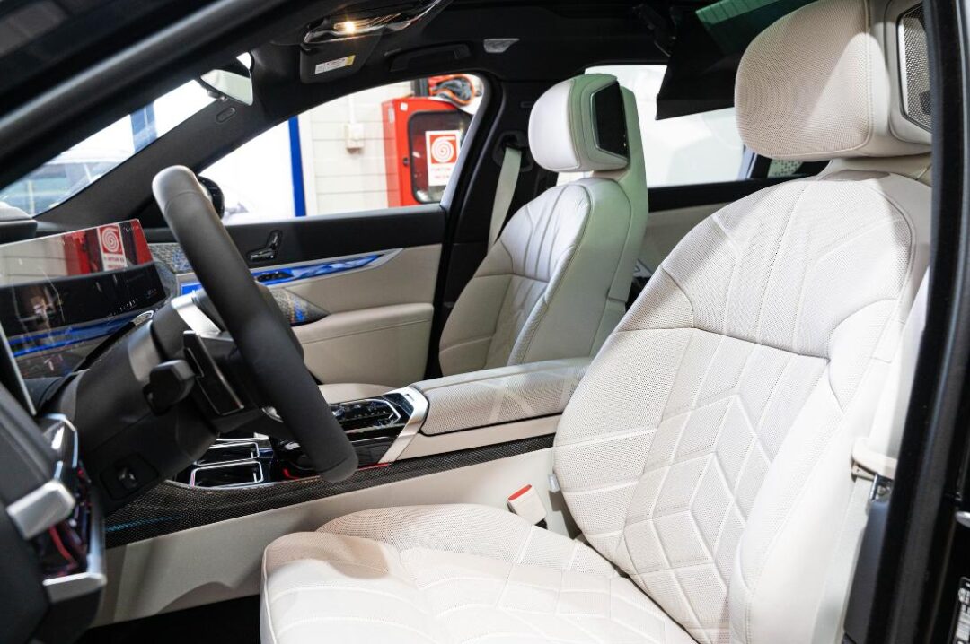 BMW Seria 7 23
