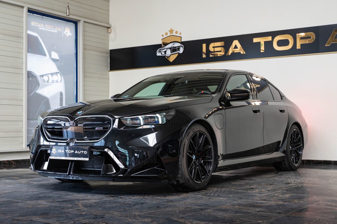 BMW M5 xDrive