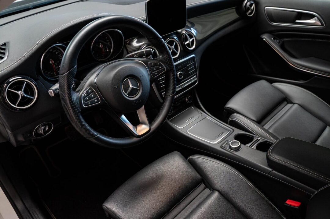 Mercedes-Benz GLA 250 7G-DCT UrbanStyle Edition