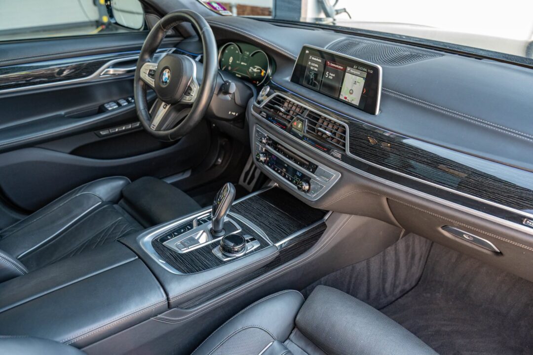 BMW Seria 7 740e IPerformance