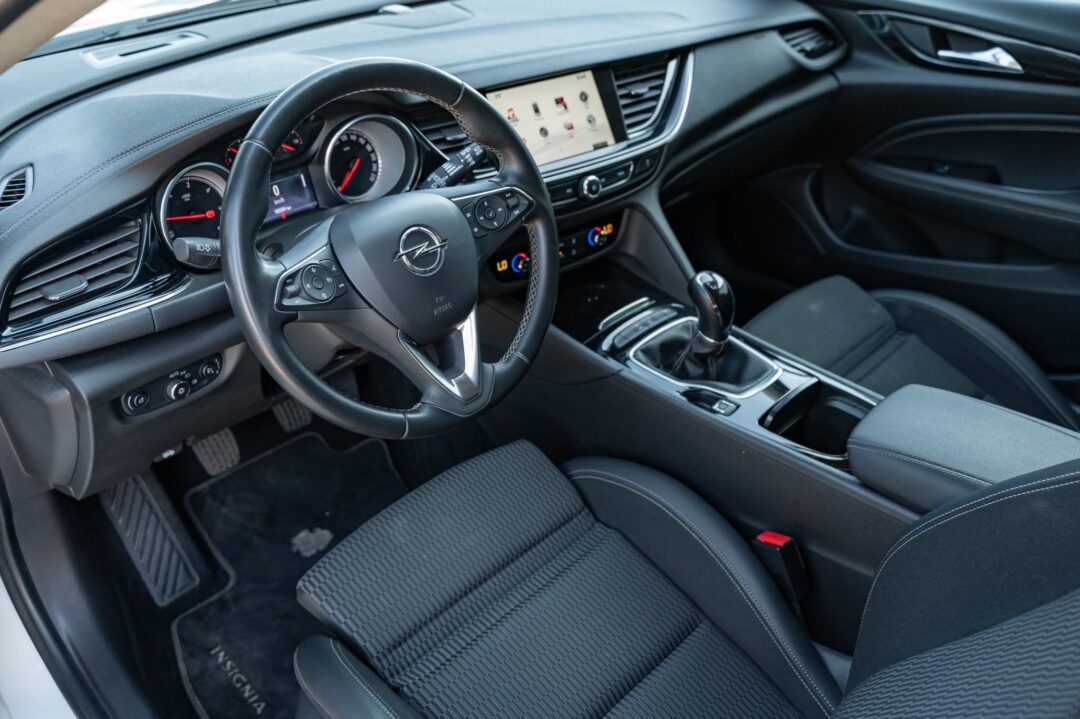 Opel Insignia 1.6 ECOTEC Edition