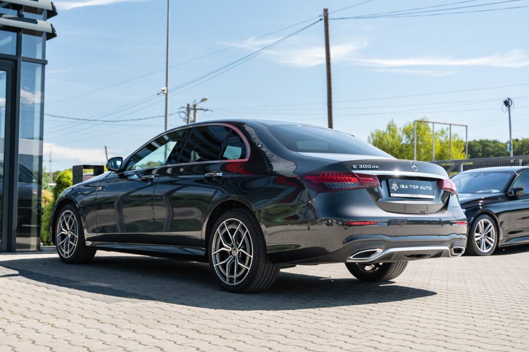 Mercedes-Benz E 300 De 9G-TRONIC AMG Line