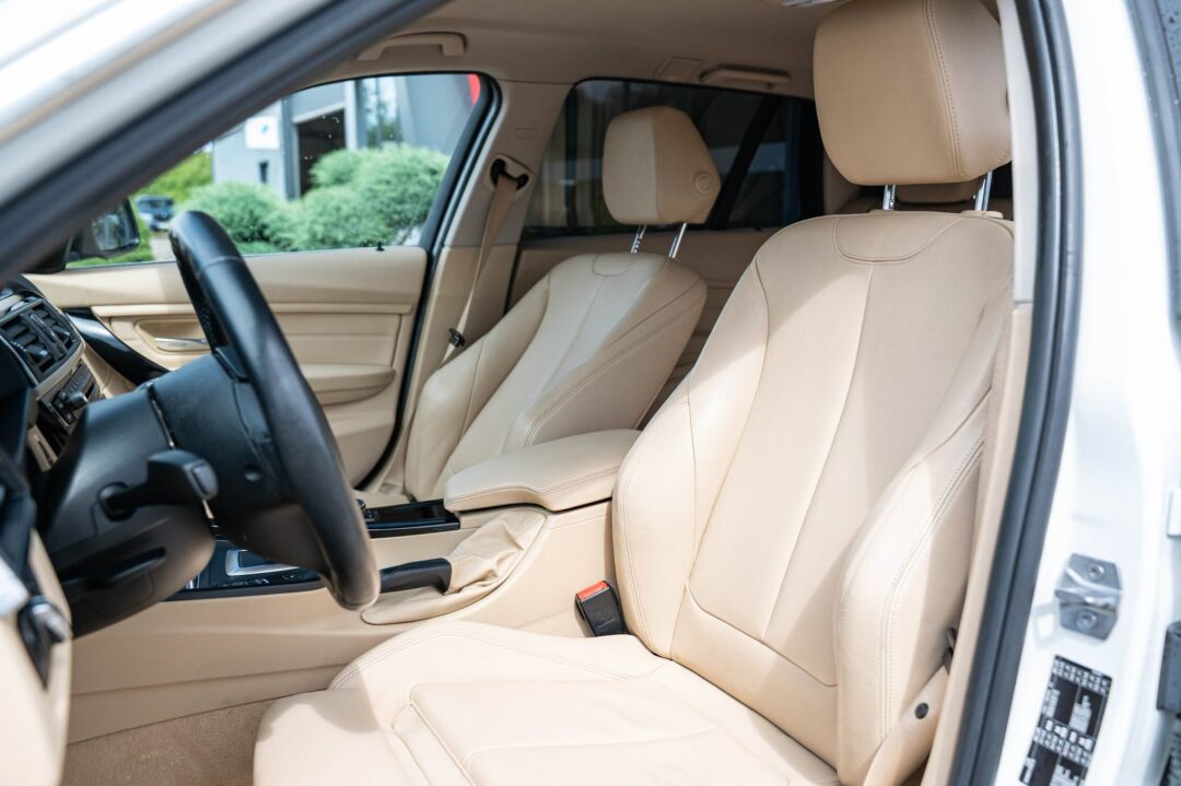 BMW Seria 3 320d Sport-Aut. Efficient Dynamics Edition Luxury Line