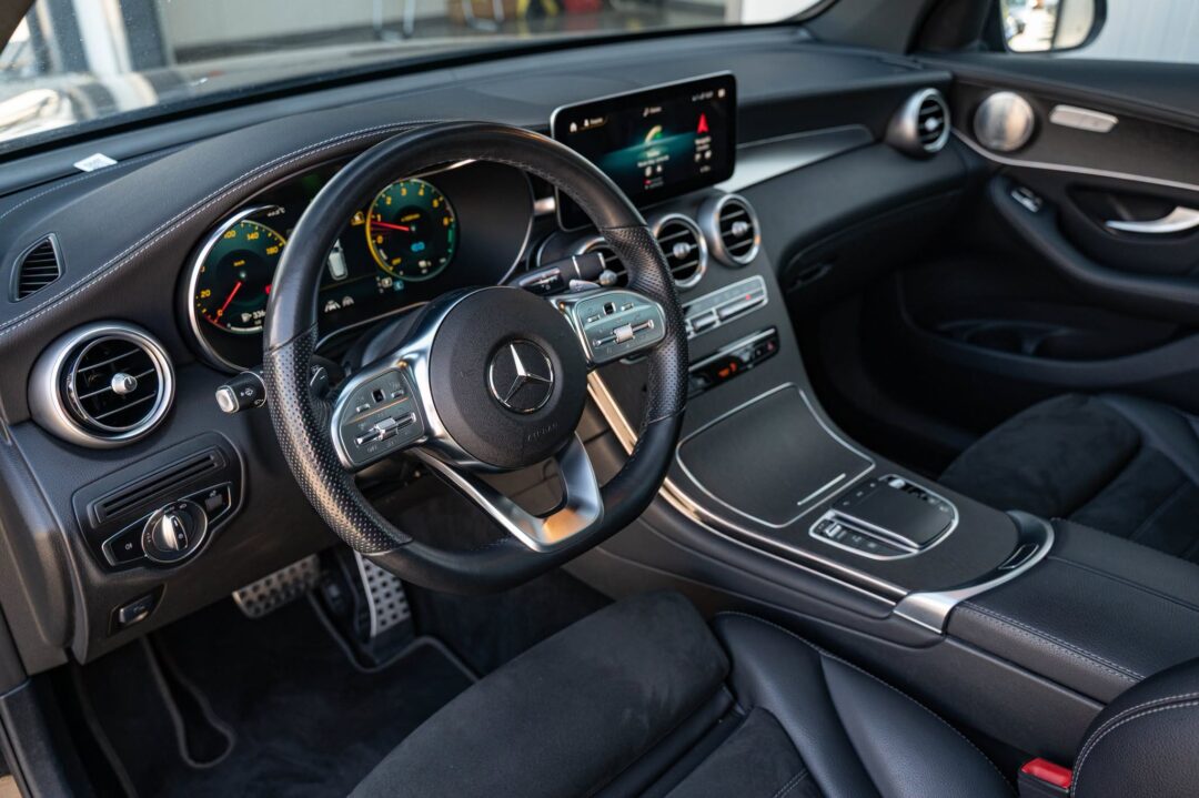 Mercedes-Benz GLC 300 De 4Matic 9G-TRONIC AMG Line