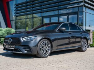 Mercedes-Benz E 300 de 9G-TRONIC AMG Line